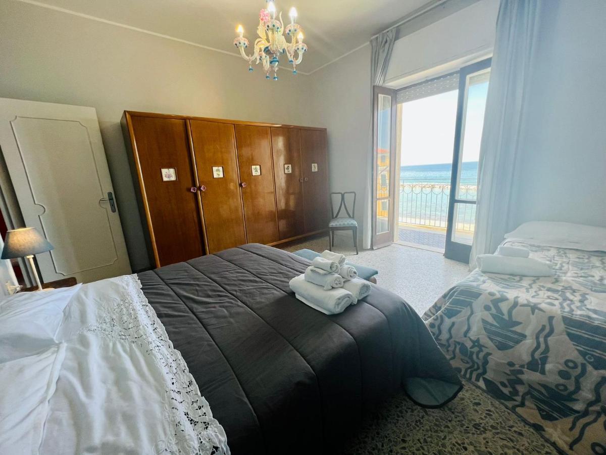 Casa Vacanze Porto Delle Gatte 산타마리아디카스텔라바테 외부 사진